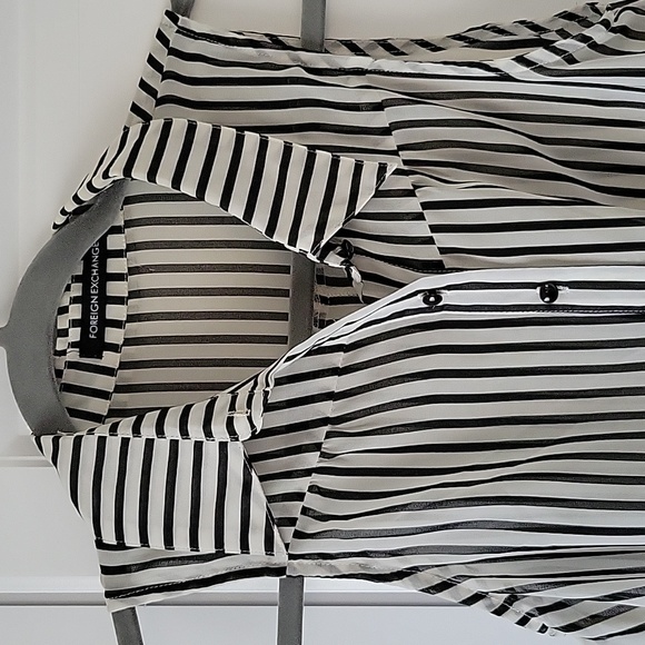 Foreign Exchange sheer sleeveless blouse w/ front tie white and black stripes S - Picture 2 of 4